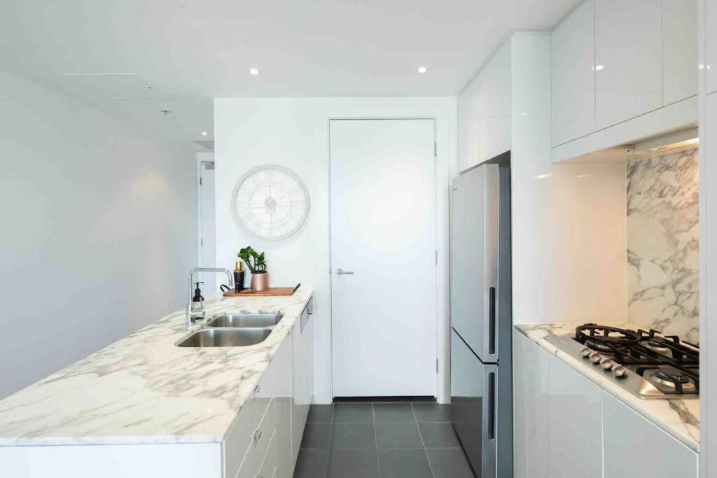 City Apartment, Pool & Carpark Adelaide Luaran gambar