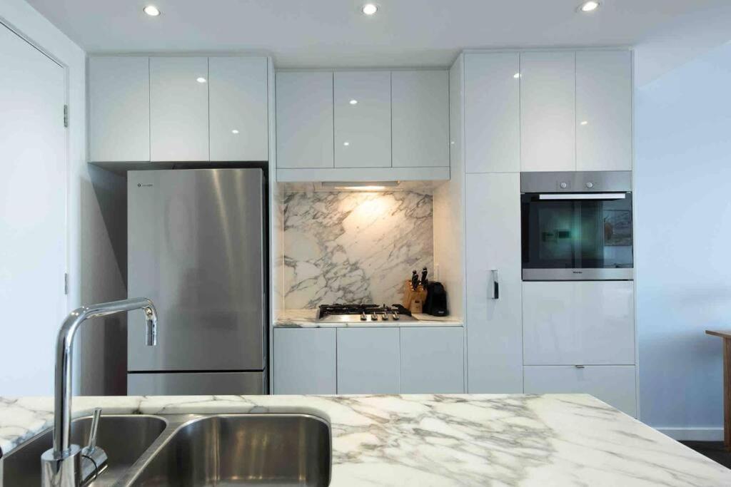 City Apartment, Pool & Carpark Adelaide Luaran gambar